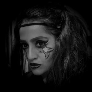 Meet your Posher, Ruja